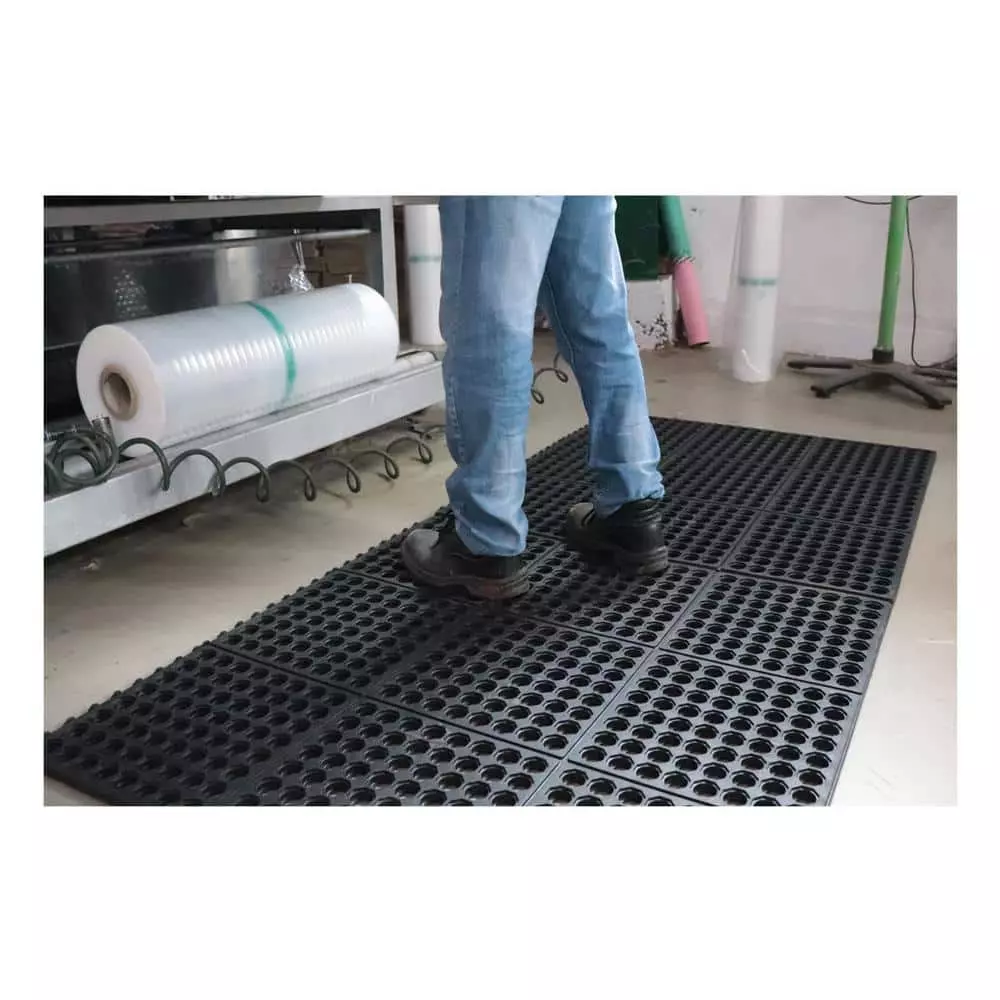 Trafficmaster Mat Rubber 36 In. X Anti-Fatigue Comfort Black 4 Trafficmaster Mat Rubber 36 In. X Anti-Fatigue Comfort Black - Image 2